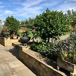 بيت للعطل Barns